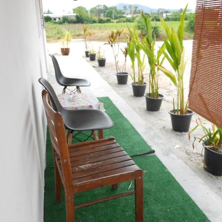 Rainbow Lodge Mix Dormitory Pantai Cenang  Exterior photo